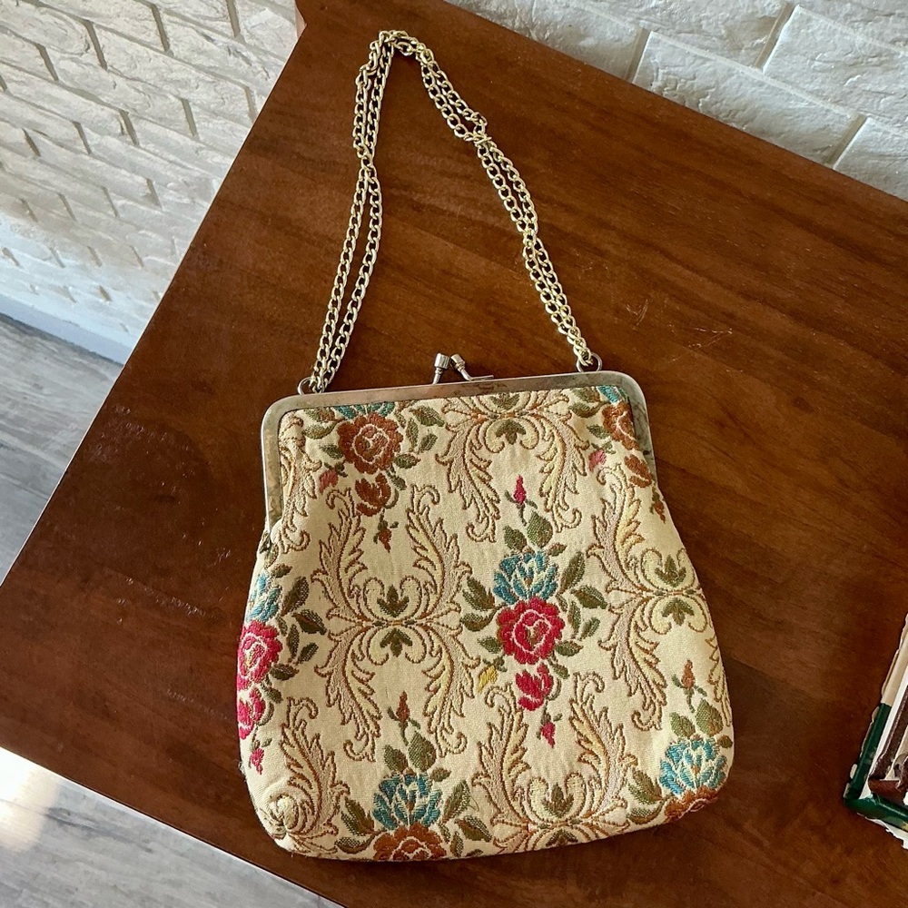 Vintage 50s 60s La Regale Floral Tapestry Brocade Fabric Bag + Gold Chain Strap - Picture 3 of 17